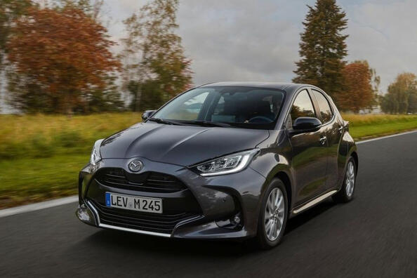 Mazda 2 Hybrid subcompact hatchback Photo 3