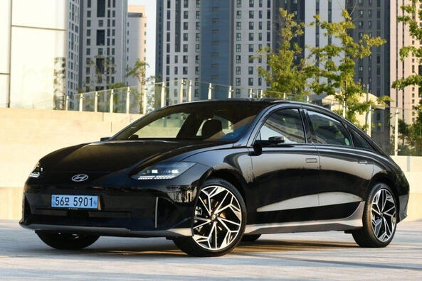 Review of electric sedan Hyundai IONIQ 6 Photo 4