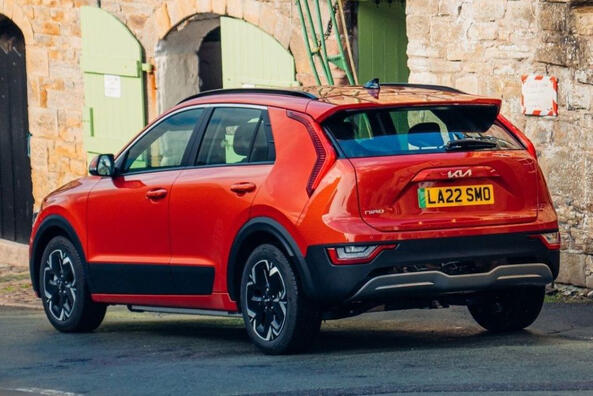 Review of electric compact crossover KIA Niro EV Photo 2