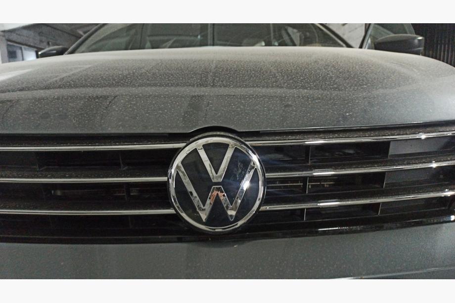 Volkswagen Jetta 2011-2018 Front Badge Photo 2