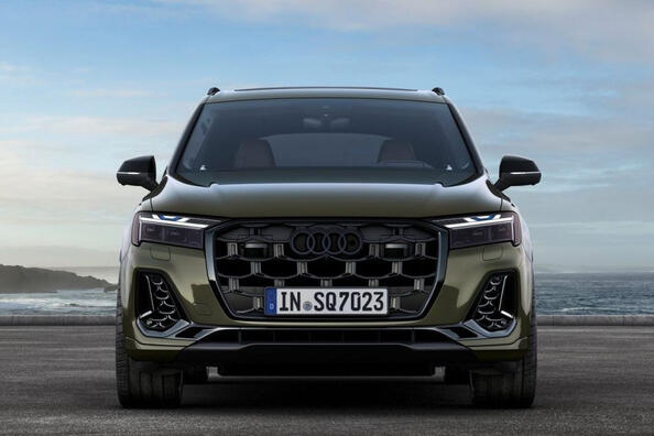 Review of the high-performance 2024 Audi SQ7 facelift