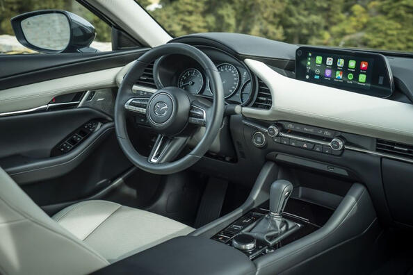 Review Mazda 3 Sedan IV generation Photo 6
