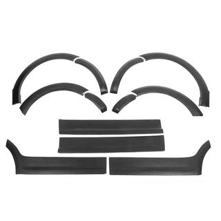 Set of moldings and fender flares