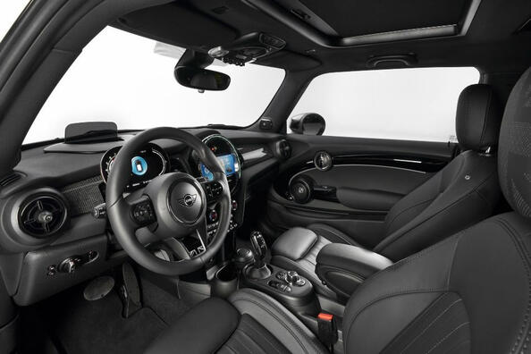 MINI Hatchback 3D review: restyling of the III generation Photo 5