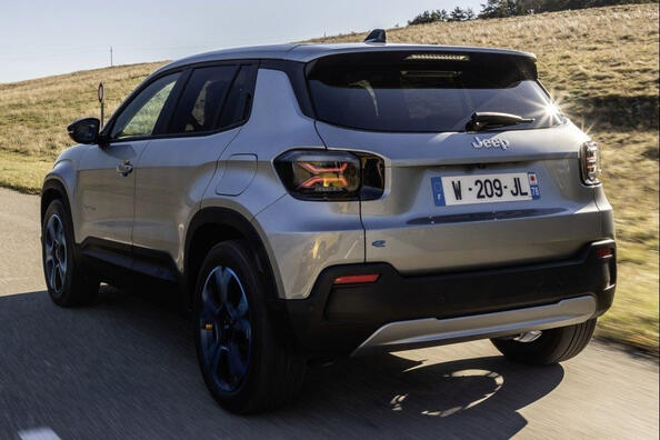 Jeep Avenger EV Review: An Electric Evolution from the American Brand Photo 4
