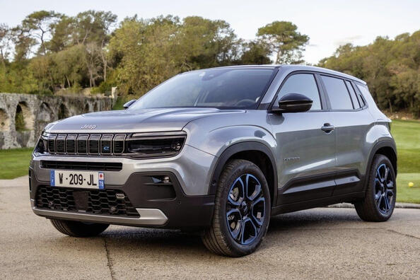 Jeep Avenger EV Review: An Electric Evolution from the American Brand Photo 2