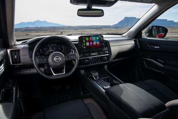 Review of the fifth generation Nissan Pathfinder Photo 5