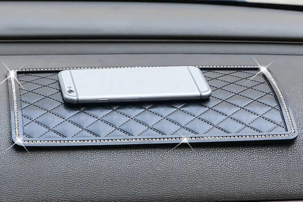 Advantages of anti-slip mats in the car Photo 1