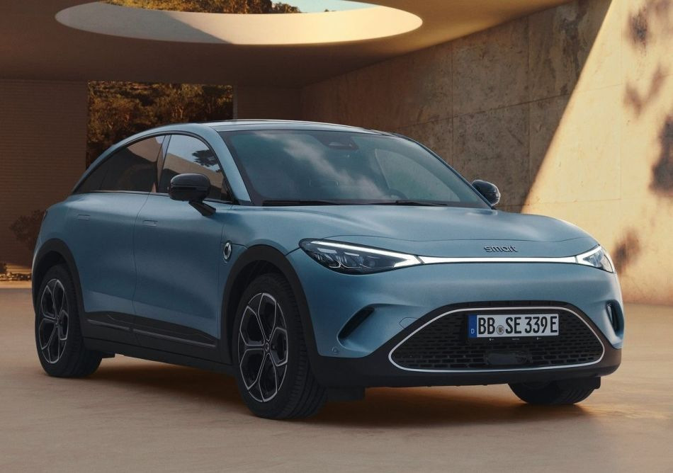 Overview of the modern and stylish mini crossover Smart #3