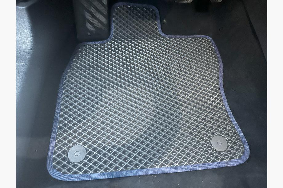 Skoda Superb 2015-2024 EVA Floor Mats (No Footrest, Black) Image