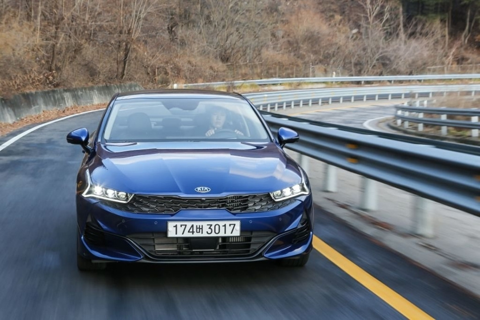 Fifth generation Kia K5 review: style and technology