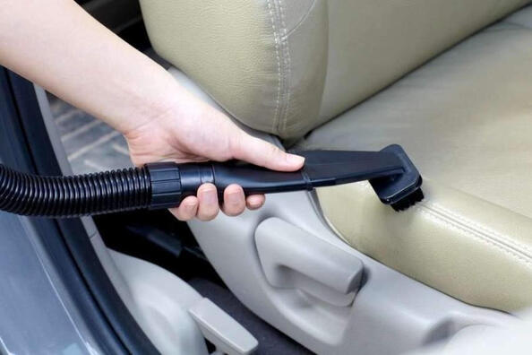 Which vacuum cleaner to choose for dry cleaning a car?