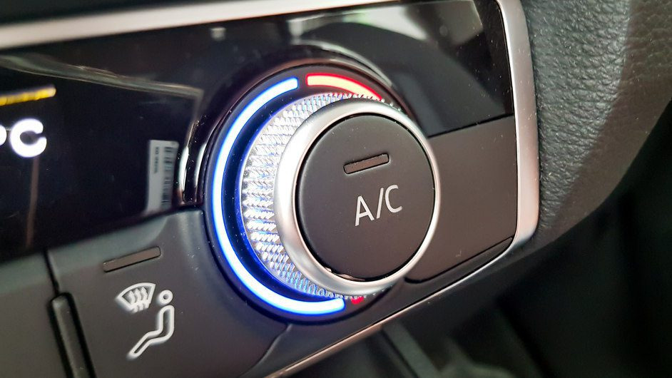 How to properly use car air conditioning in winter: useful tips