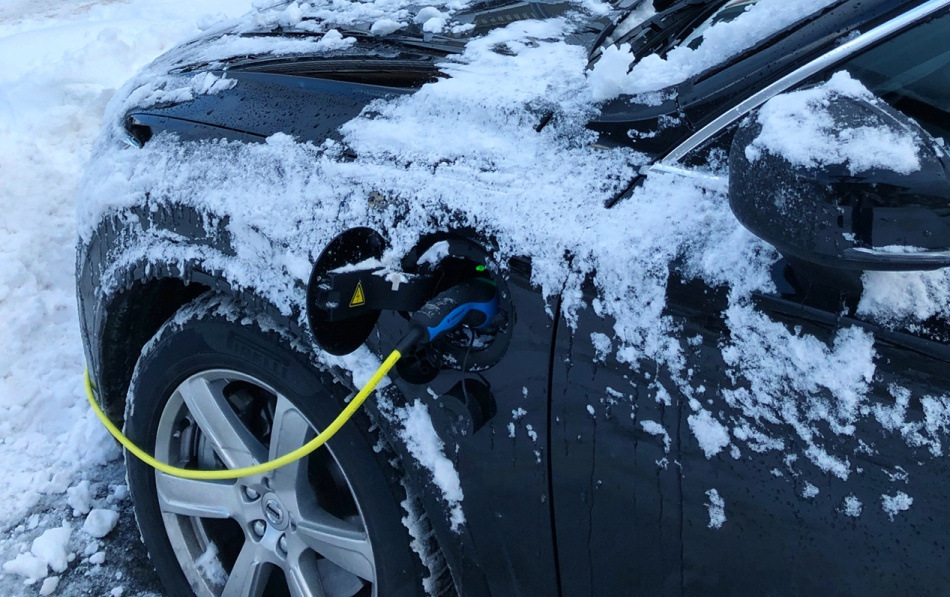 How to properly use an electric car in winter: tips for comfortable and economical driving