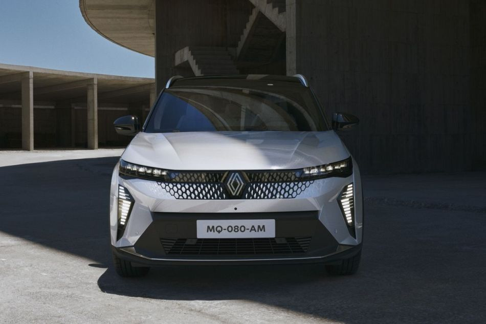 Review of the electric crossover Renault Scenic E-Tech