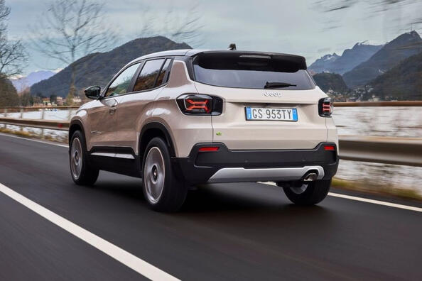 Jeep Avenger review: a compact and stylish city conqueror Photo 3
