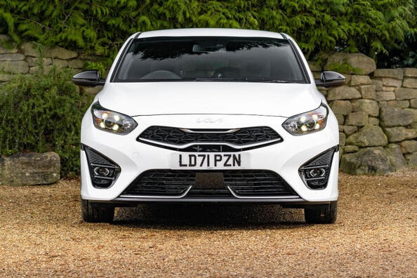 Kia ProCeed station wagon: review of the first generation restyling