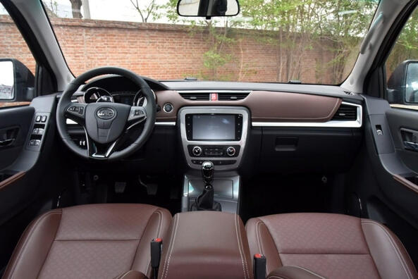 Review of the JAC T8 all-wheel drive pickup truck Photo 5