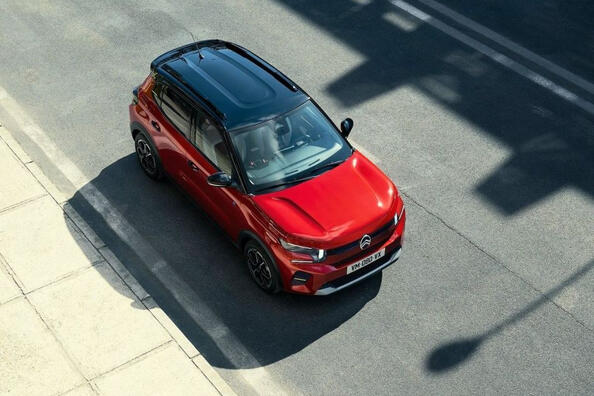 Review of the compact hatchback Citroen C3 IV incarnation Photo 4