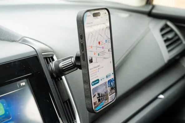 How to choose the perfect smartphone holder in the car?