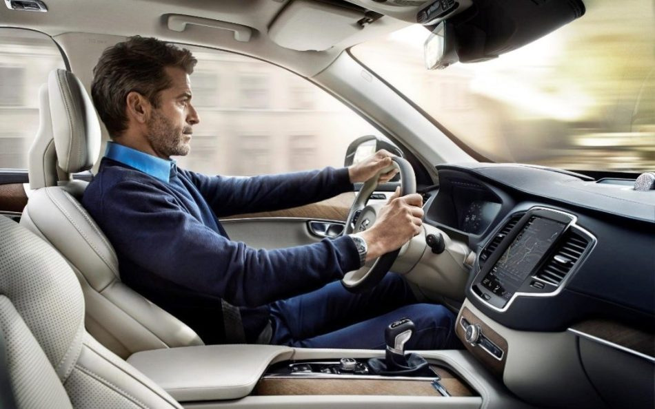 The secret to comfortable driving: how to sit behind the wheel correctly?
