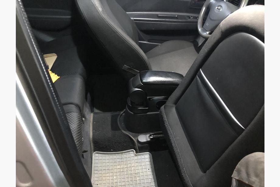 Hyundai Accent 2006-2010 Armrest with Cup Holder Photo 4