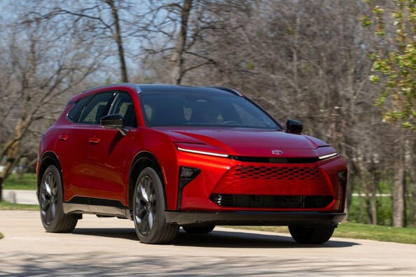 Toyota Crown Signia: hybrid crossover review and U.S. prices