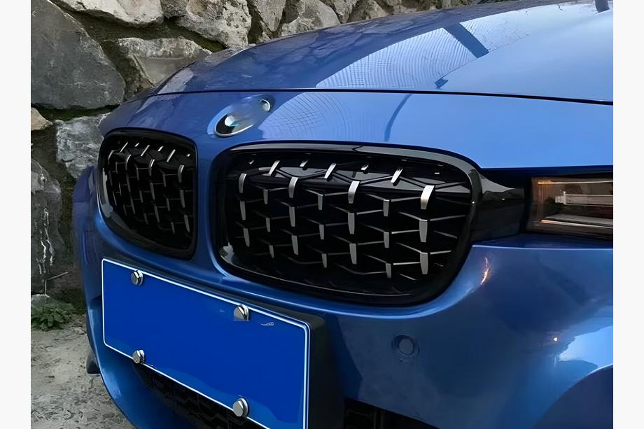BMW 3 Series F30/F31 2012-2019 Diamond Silver Kidney Grilles Image
