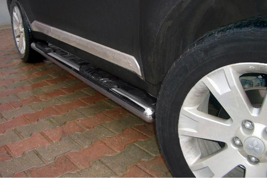 Mitsubishi Outlander 2006-2012 Side Pipes (2 pcs, Stainless Steel) Image