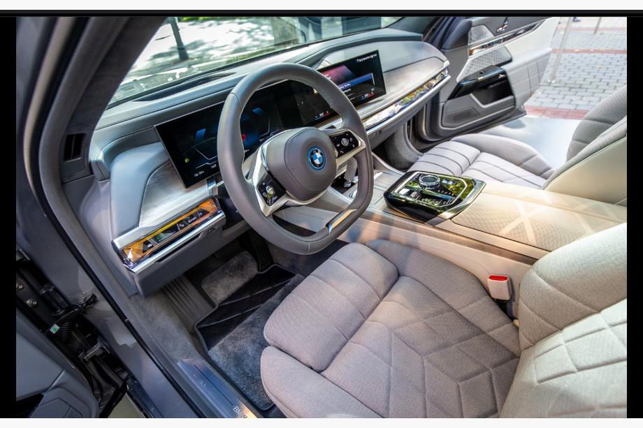 BMW 7 Series F01/F02 2008-2015 Interior Upgrade Kit Photo 3