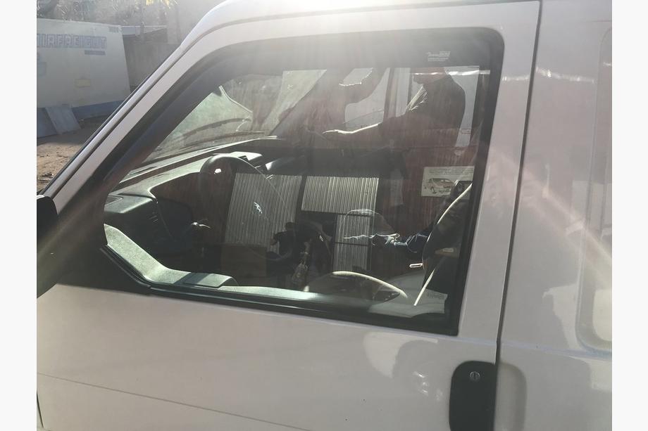 Volkswagen T4 Caravelle/Multivan 1990–2003 Window Deflectors (2 pcs, TM Racing) Photo 4