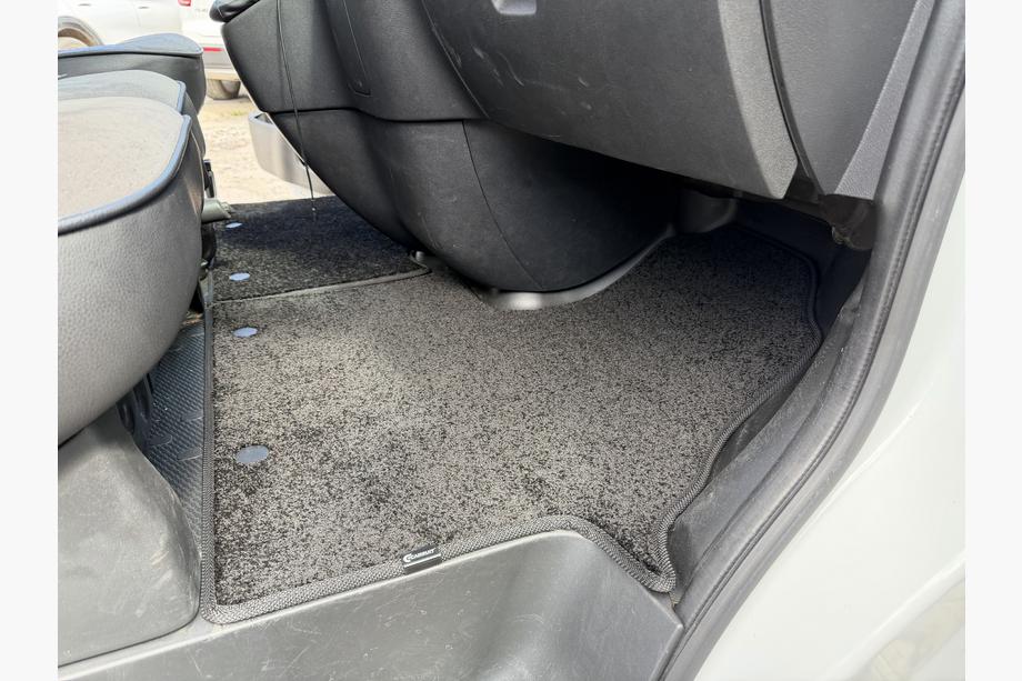 Renault Trafic 2015- Deluxe Textile Car Mats (2 pcs, black) Photo 2