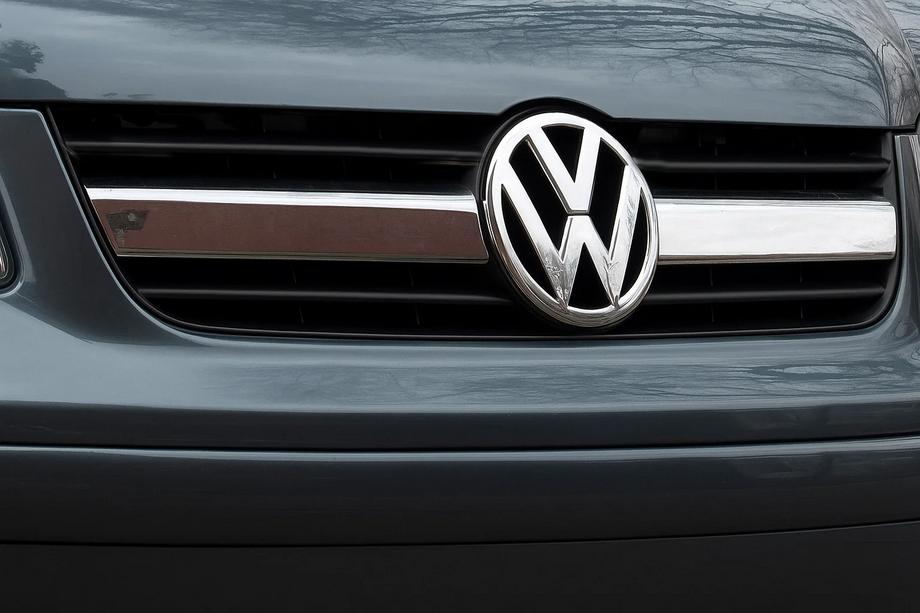 Volkswagen T5 Transporter 2003-2010 Center Grille Trim Covers (2 pcs, Stainless Steel) Carmos - Turkish Stainless Steel Image