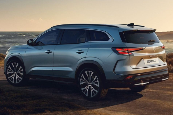 Renault Espace 2025: Review of the updated family car Photo 4