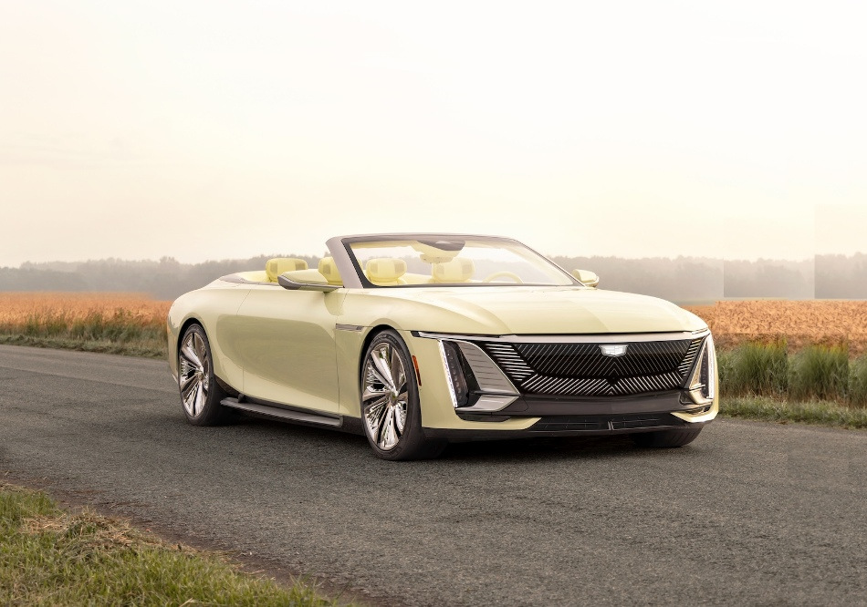 Should You Buy a Convertible: Pros and Cons of a Car with a Folding Roof