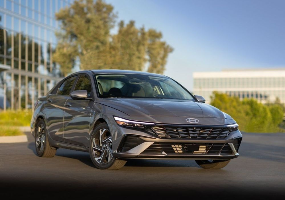 Updated Hyundai Elantra VII generation: a fresh look at the sedan