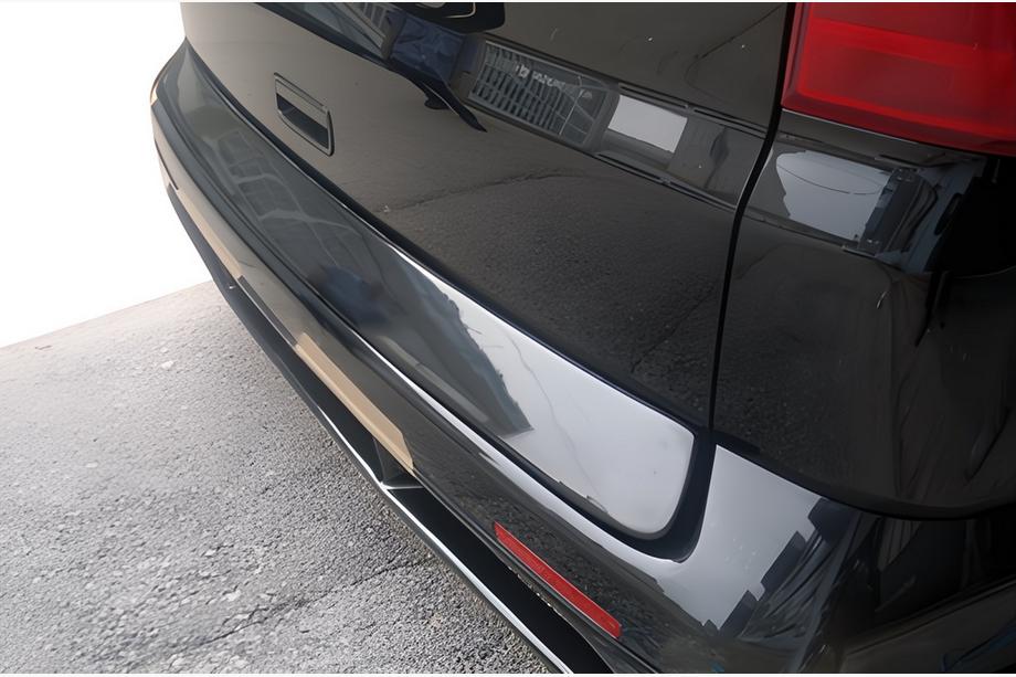 Volkswagen T5 Caravelle 2004-2010 Plastic trunk cover (paintable) Image