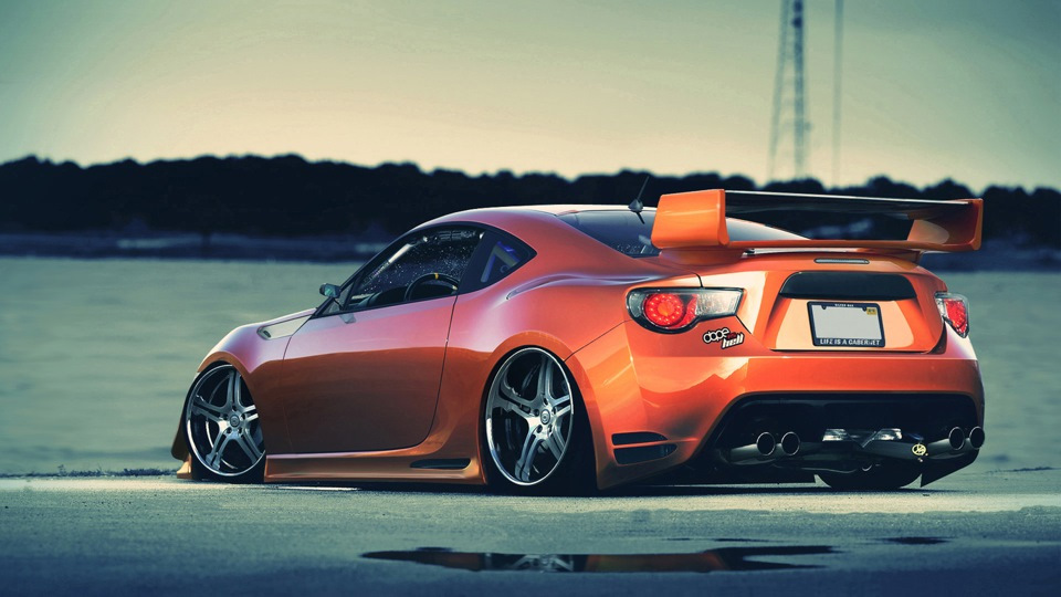 When is reducing a car’s ground clearance beneficial?
