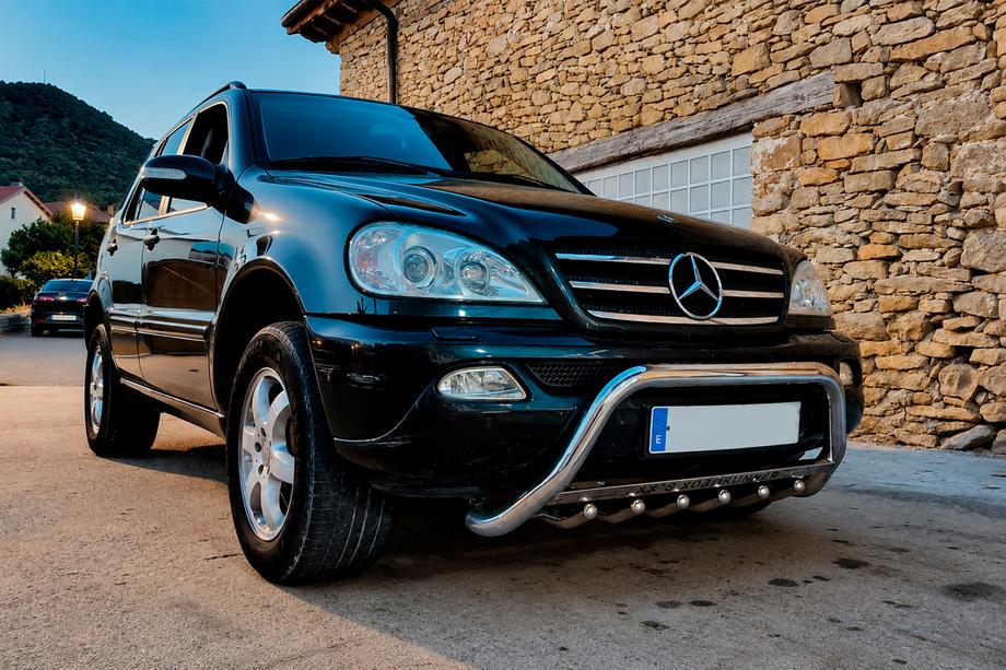 Mercedes ML W163 1997-2005 Bull Bar WT004 (Stainless Steel) Image