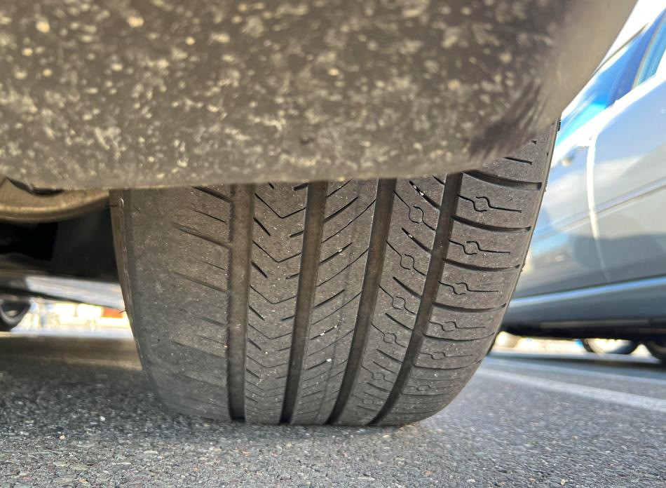Why do car tires wear unevenly?