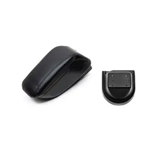 Armrest (into cup holder) photo 1