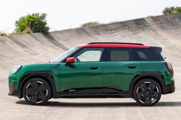 MINI John Cooper Works Aceman Electric 2025 Review Photo 2