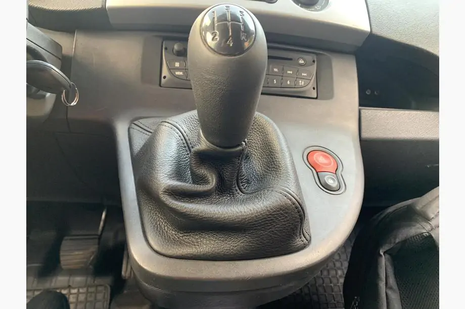 Renault Kangoo 2008–2020 Gear Shift Boot Leather Black Image