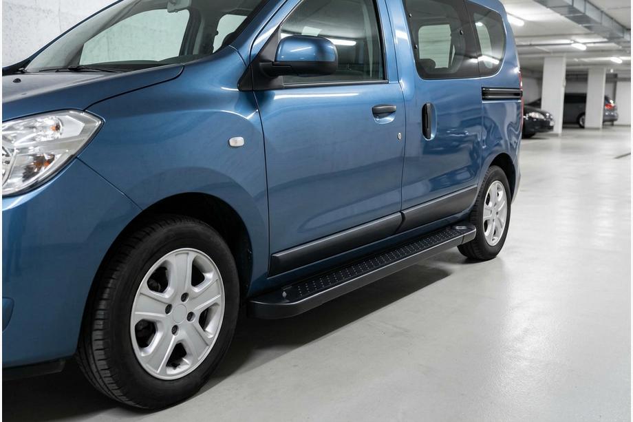 Renault Dokker 2013-2022 Side Steps Allmond Black (2 pcs, Aluminum) Image