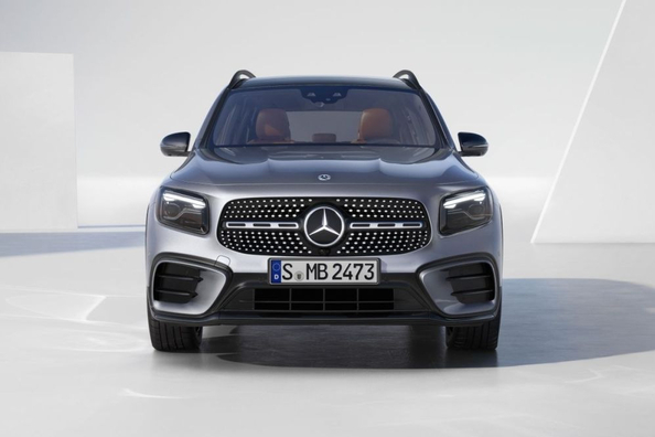 Mercedes-Benz GLB-Class Review: Facelift of the Compact Premium SUV Photo 2