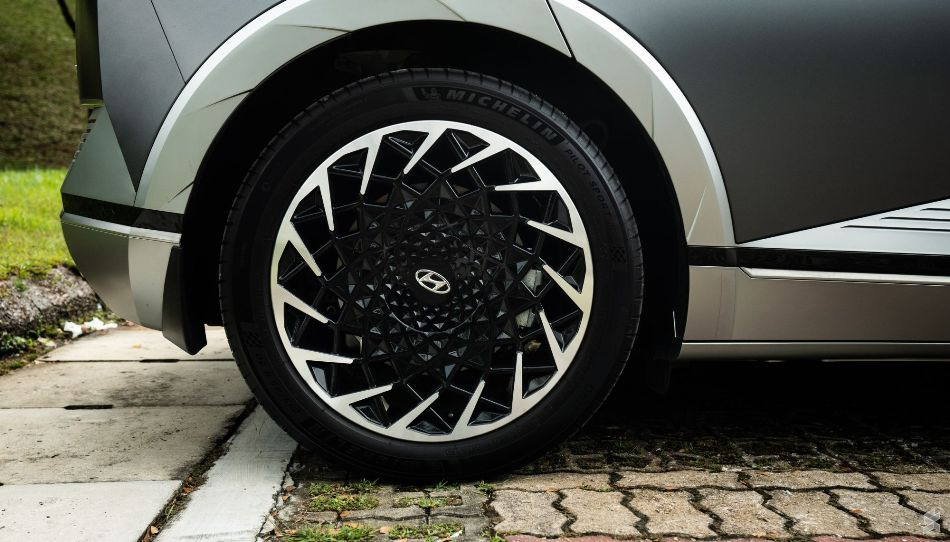 Does wheel size affect the range of an electric car?