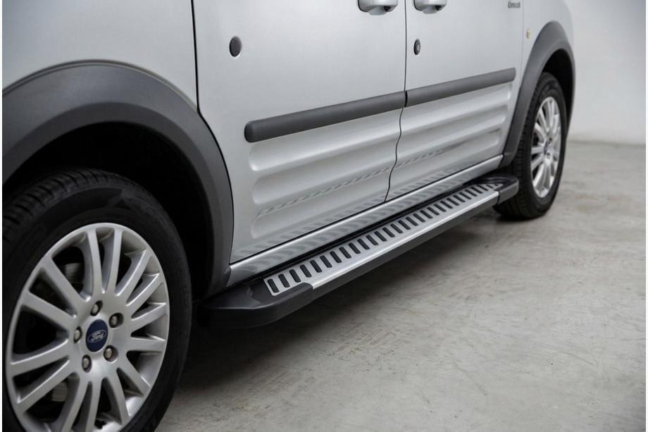 Ford Connect 2006–2009 Side Steps Line (2 pcs, Aluminum) Image