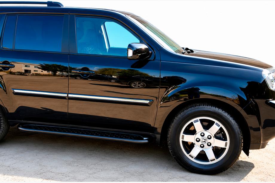 Honda Pilot 2008-2015 Side Steps Allmond Black (2 pcs, Aluminum) Image
