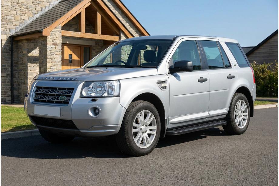 Land Rover Freelander II 2006–2014 Side Steps Allmond Black (2 pcs, Aluminum) Photo 1