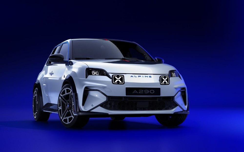 Review of the Electric Hatchback Alpine A290